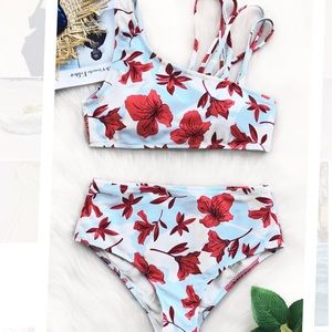 Cupshe Beauty Flash Print Bikini Set